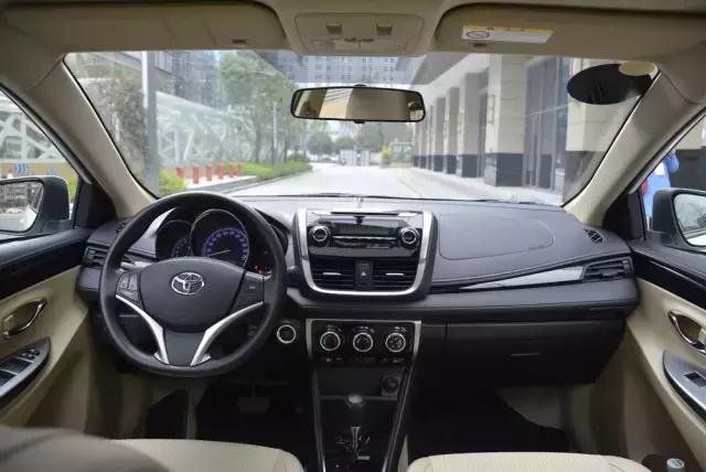 为什么年轻人都买两厢车,为什么都建议买合资车