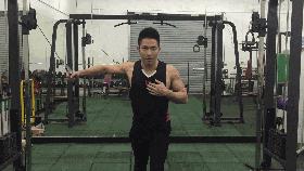 练胸肌一边胸大一边胸小怎么解决,为什么有的人胸肌面积小