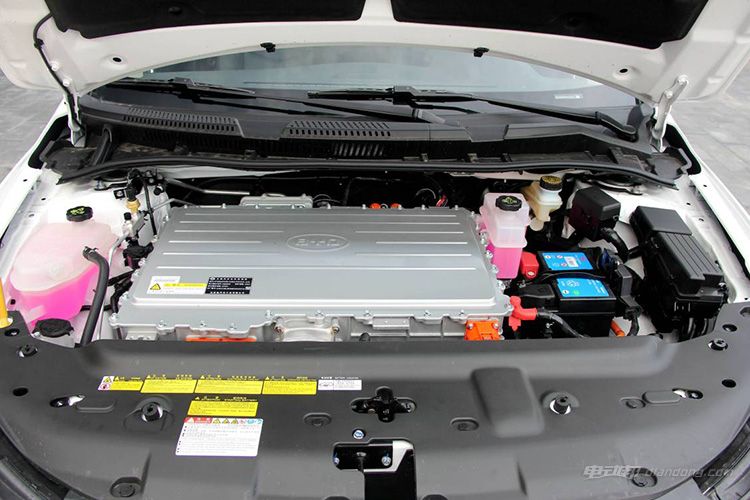 2017款比亚迪e5300购车手册：推荐尊贵型