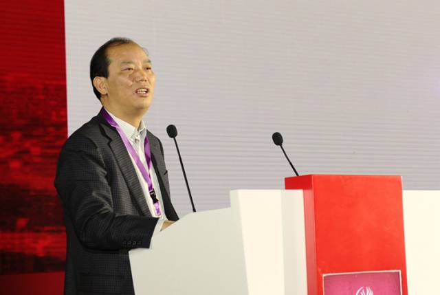 链尚·2017中国服装论坛在京召开服装大咖齐聚话“品牌重塑”