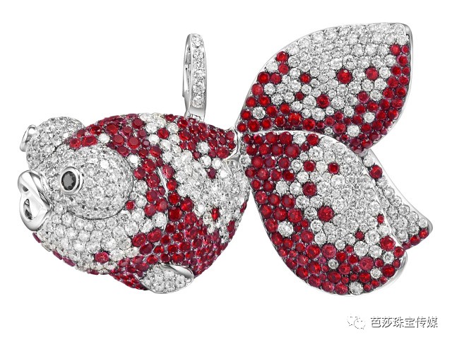 “范小胖”改名了?来不及甩肉的小长假,超显瘦的高级灰得配这些珠宝!