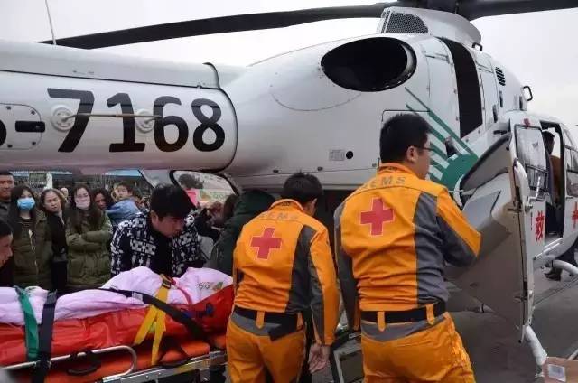 医疗专家进村义诊,医学专家团回乡义诊