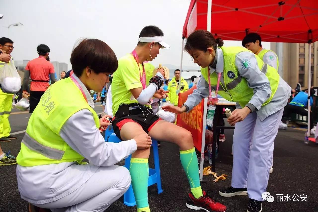 涓嶇粡鎰忔媿鍒扮殑姘戦棿楂樻墜,闅忔墜鎽勫奖杈句汉