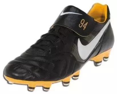 他们都穿什么篮球鞋,他们穿着什么用英语怎么说