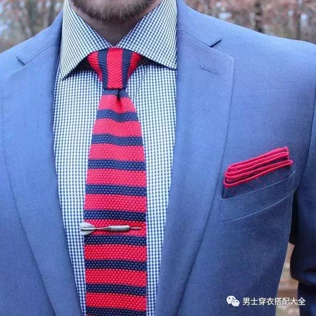 男士休闲西装西裤搭配小白鞋,男士休闲西装搭配什么打底衫