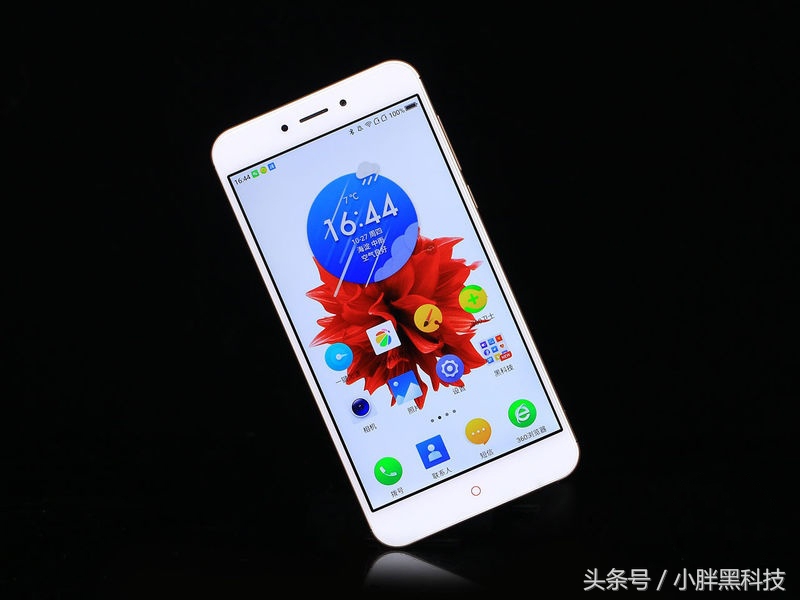 千元实用机?4000mah+闪充+前置柔光灯降价仅949元