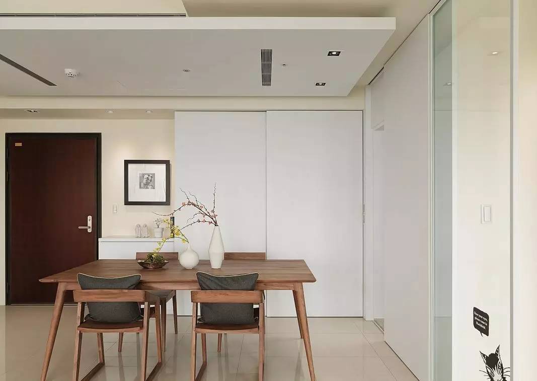 餐桌可以对着入户门吗,入户门对着餐桌如何装修