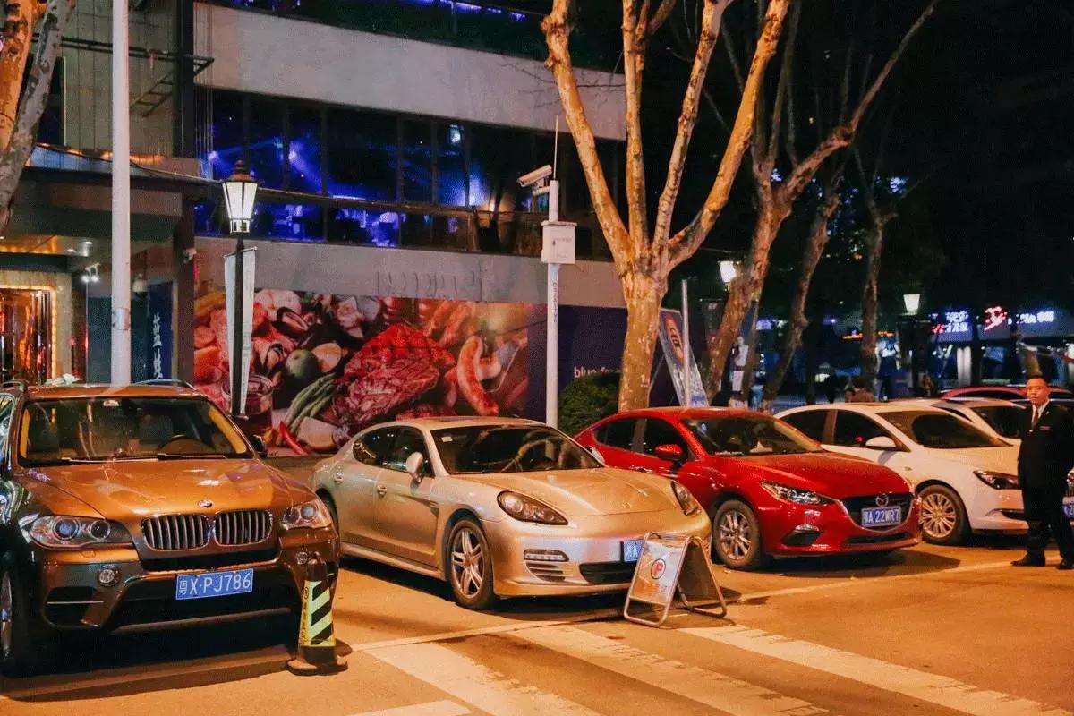 武汉00后夜生活,00后在武汉的日常