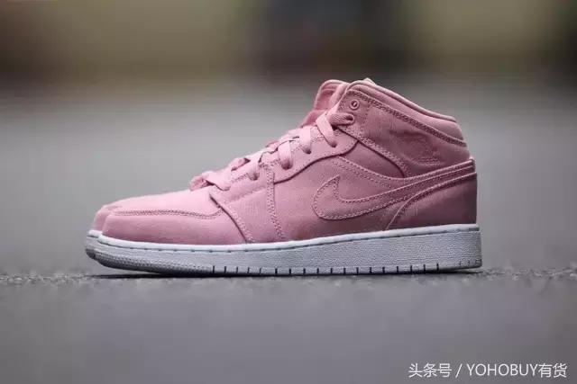 这8双令直男羡慕拥有的女生专属Sneaker,你买了吗?