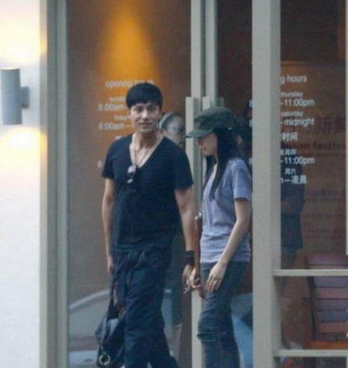 金粉世家经典八姐片段,金粉世家大哥和八妹的画面