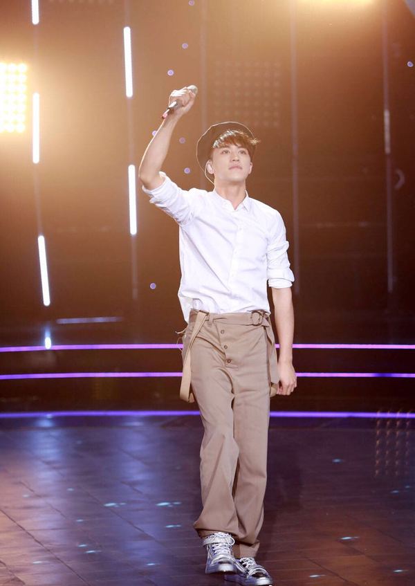 赵薇周迅章子怡红毯,赵薇章子怡百花奖同台不互动