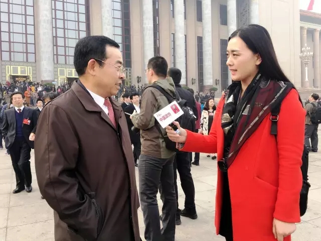 他靠5000块起家,他靠50000块钱起家