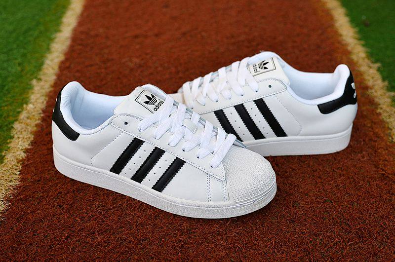 唐嫣杨幂日常穿搭的最爱小白鞋，有没有你喜欢的