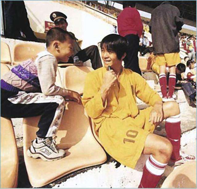 周星驰少林足球图片高清大图,周星驰少林足球剧照