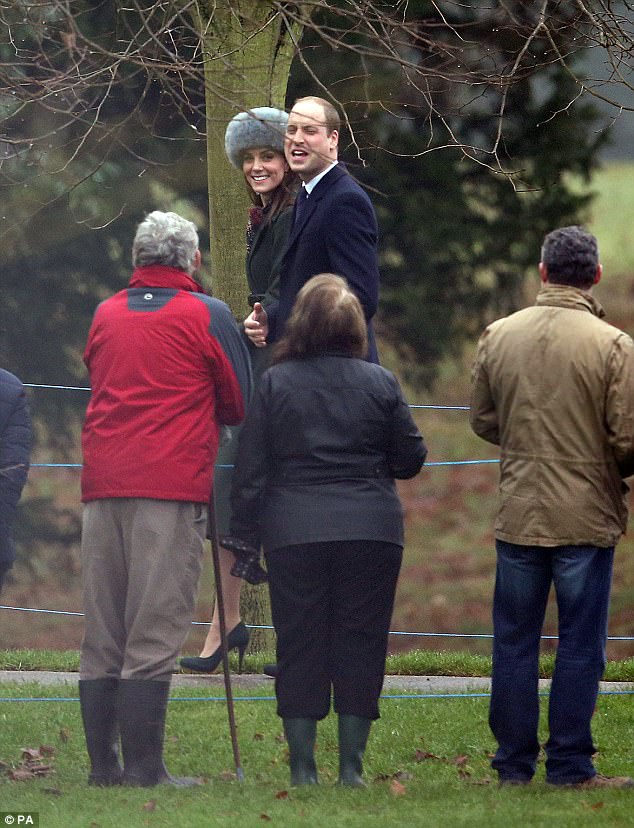 凯特王妃穿衣品牌价格,凯特王妃最新着装格子大衣