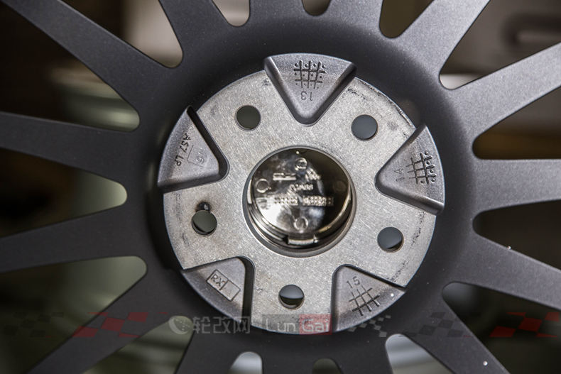 ozsuperturismolm轮毂评测,ozsuperturismogt轮毂