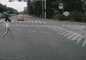 爆笑GIF图片,搞笑gif趣图乒乓球新打法