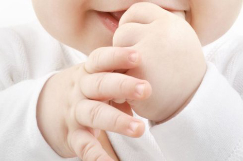 小孩子手上倒刺缺什么维生素,宝宝手上倒刺缺什么维生素