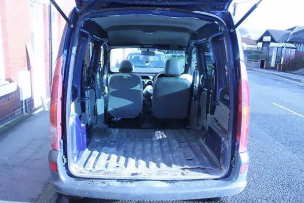 房车太贵？这个姑娘改造小货车带着狗狗周游世界！简直太酷啦~