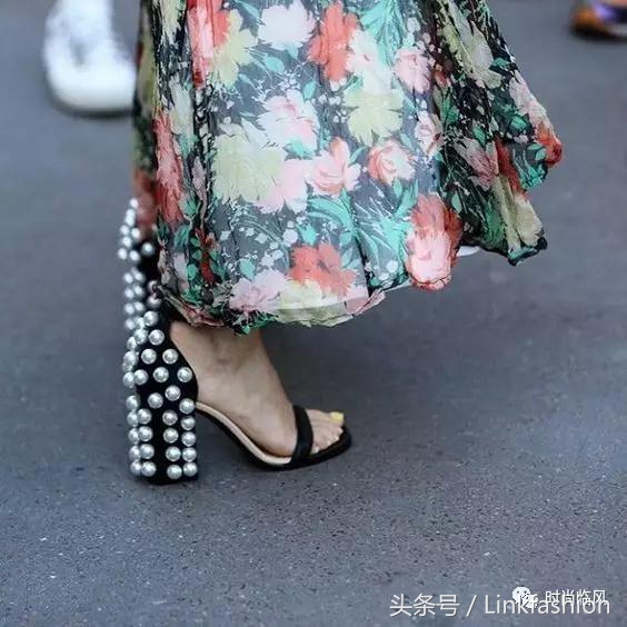 一双鞋,火过大牌包