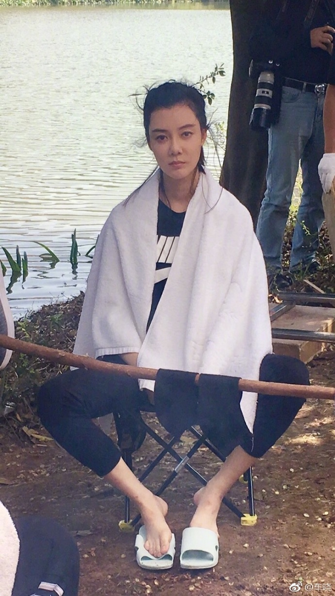 她曾被评为完美恋人，整容失败被骂女鬼，如今水池爆照再变女神！