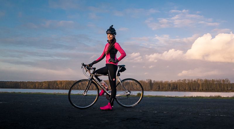 骑车摔倒膝盖内侧疼是怎么回事,骑车膝盖疼怎么调整座位