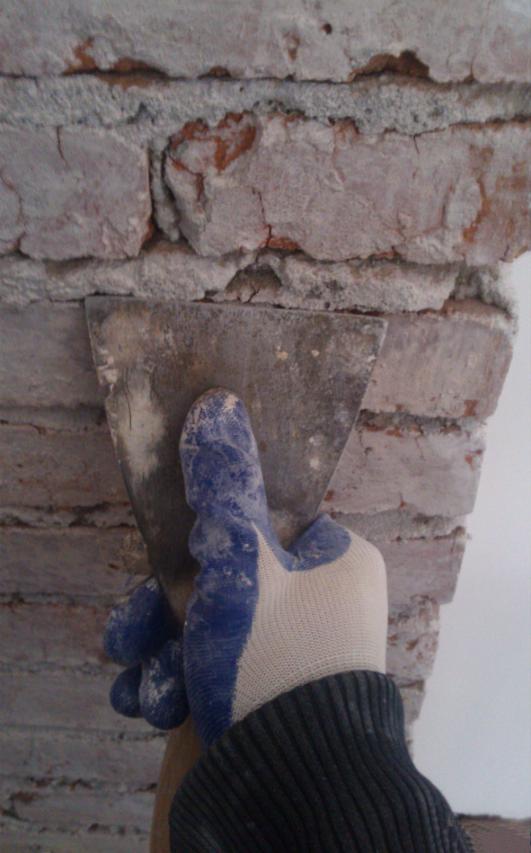 昨天，发现刚砌好的书架变色了，丑死了！师傅竟说用醋浇一下就好