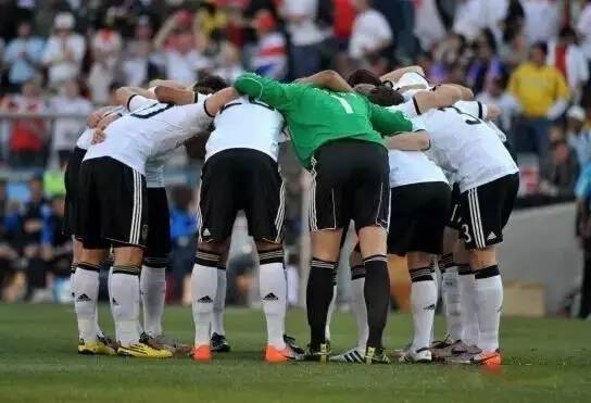 咱踢球人为何如此自信？其实原因很简单……