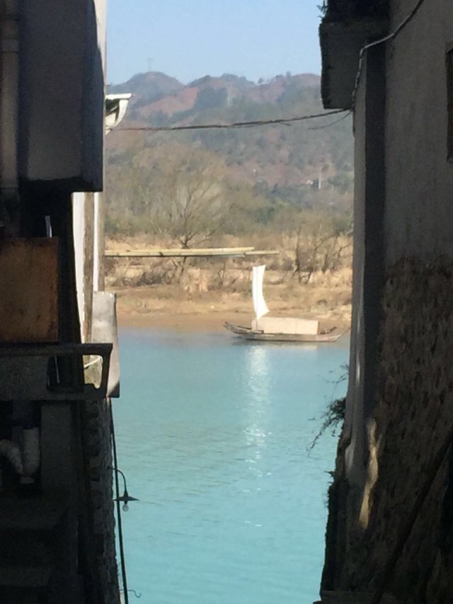 远山如黛原诗,远山如黛什么意思