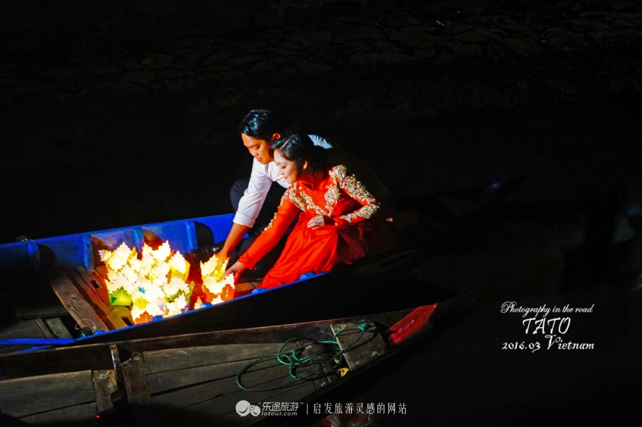 华灯初上霓虹灯闪烁夜色也很美丽,华灯初上迎元宵