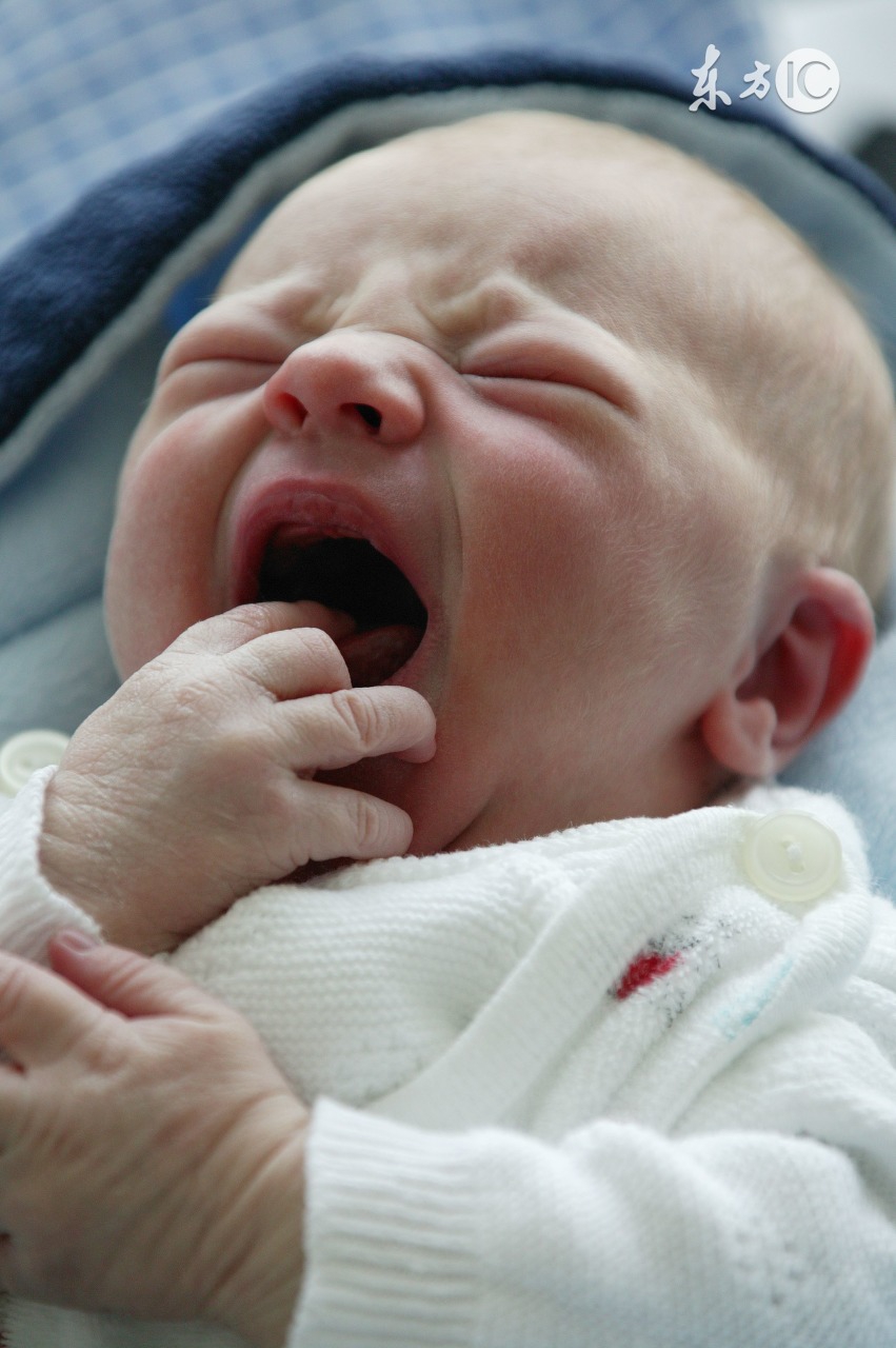 新生儿必须滴眼药水吗？看看国外的微生物学专家是怎么说的