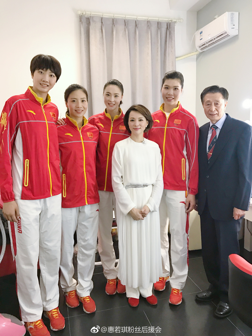 惠若琪魏秋月徐云丽探班中国女排,开讲啦女排队长惠若琪丁霞袁心玥