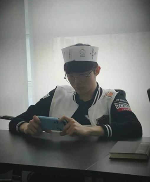 sktfaker的队服,faker红衣队服