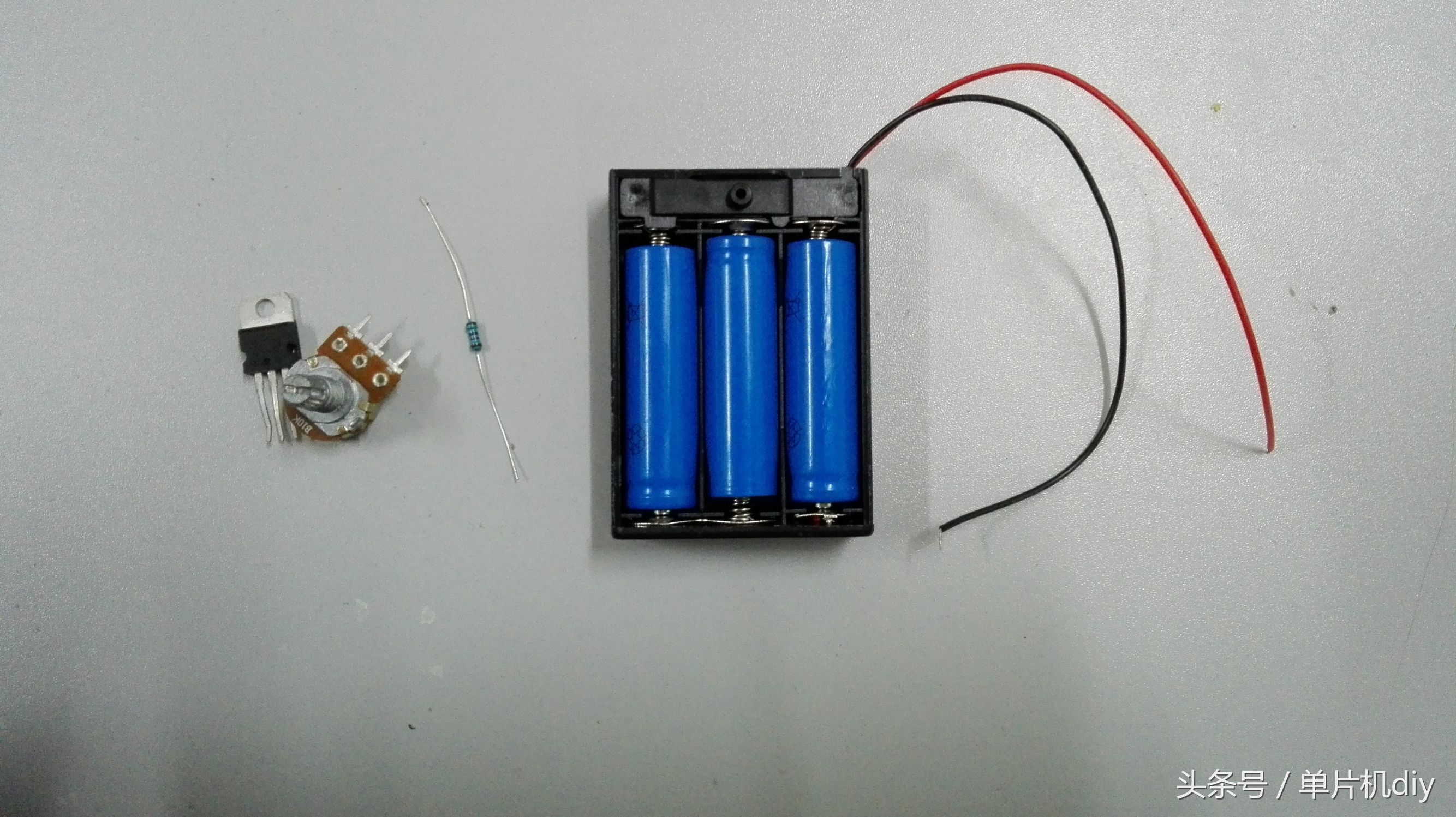 可调直流稳压电源输出电压30伏,diy小型可调稳压电源电路图讲解