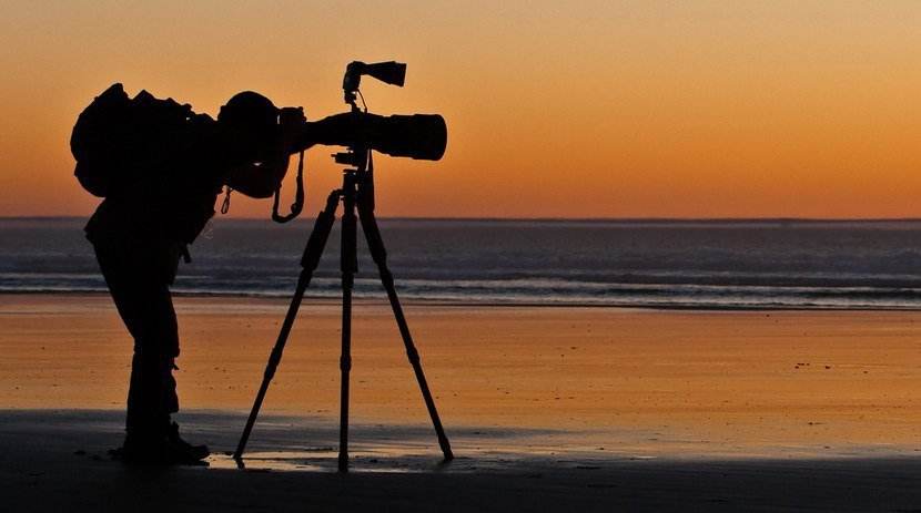 你离专业摄像师只差一个三角架