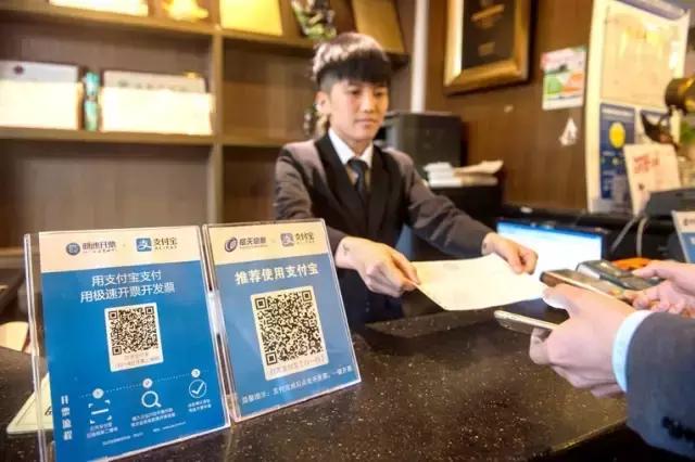 还在为“光明区窗口现实版”挨达康书记的骂？这本秘笈拿好不谢