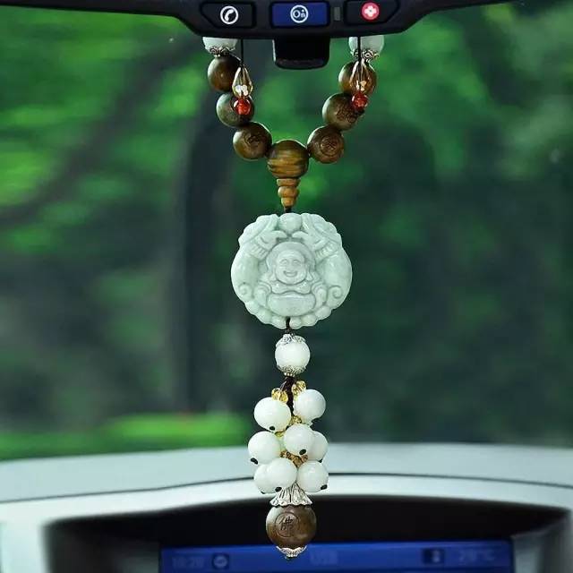 老司机开车要戴安全帽,老司机开车都会带什么