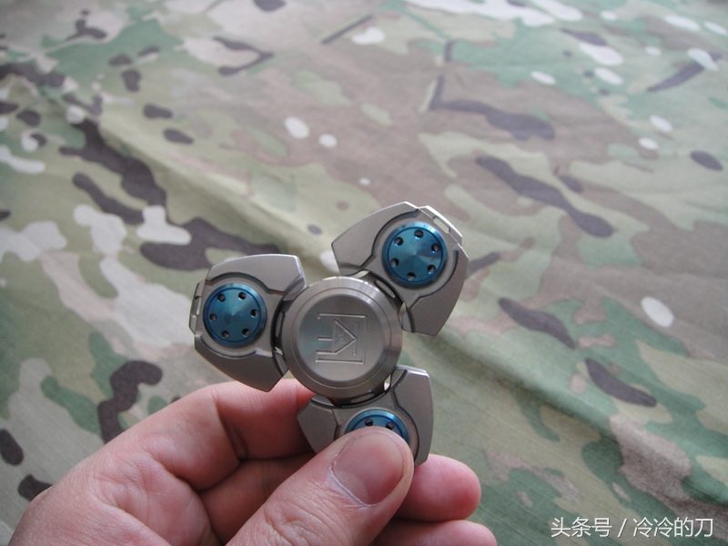 指尖陀螺spinner,handspinner指尖陀螺怎样玩