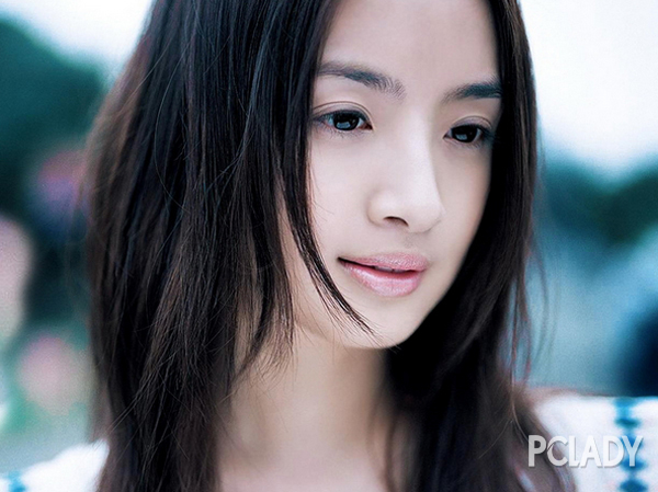 林依晨优雅气质笑容甜美让人心动,林依晨造型被吐槽