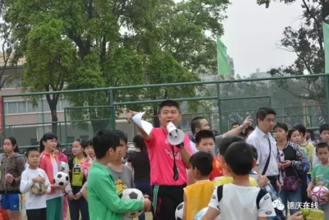 小孩学踢足球视频,小朋友学踢足球视频