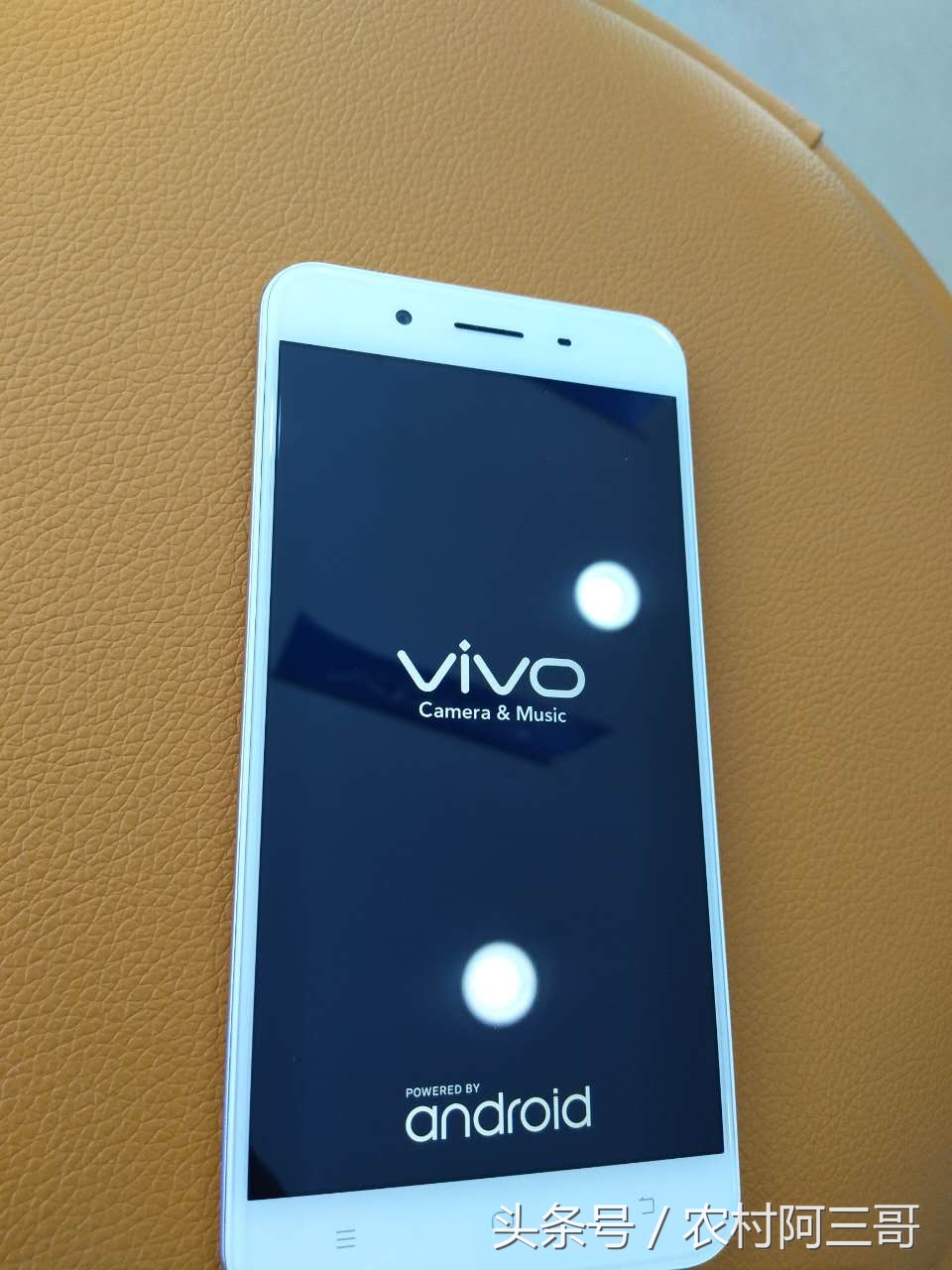 今天给大家开箱实拍vivoY66上手图