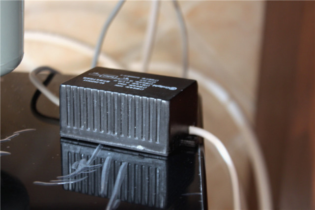 净水机净化出健康的水,万元净水机