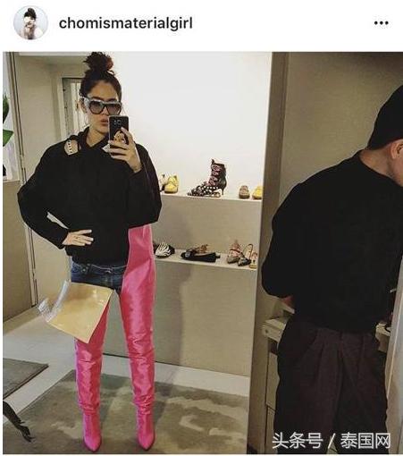 泰国时尚教主Chompoo花16万泰铢买及腰长靴!