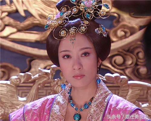 《明史》里为何会出现万贵妃性格前后大异现象？乾隆有靠谱的解释