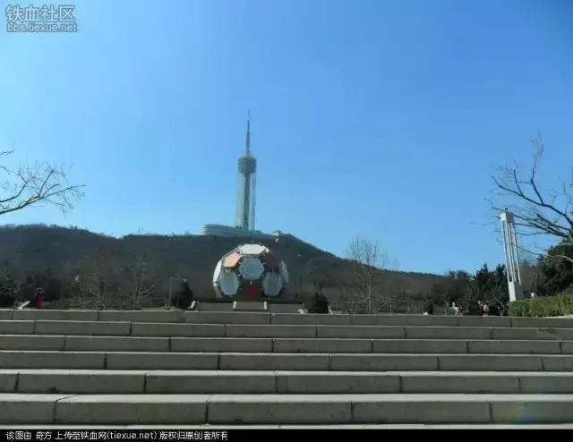 劳动公园大足球内部样子,劳动公园大足球叫什么