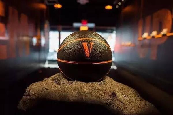 Adidas和Nike差距有多大,adidasvsnike鞋子比较