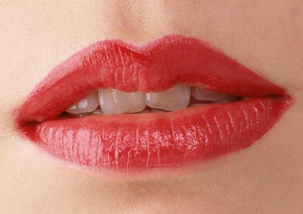 纹绣师怎么处理纹唇后肿,第一次纹唇要问纹绣师哪些问题