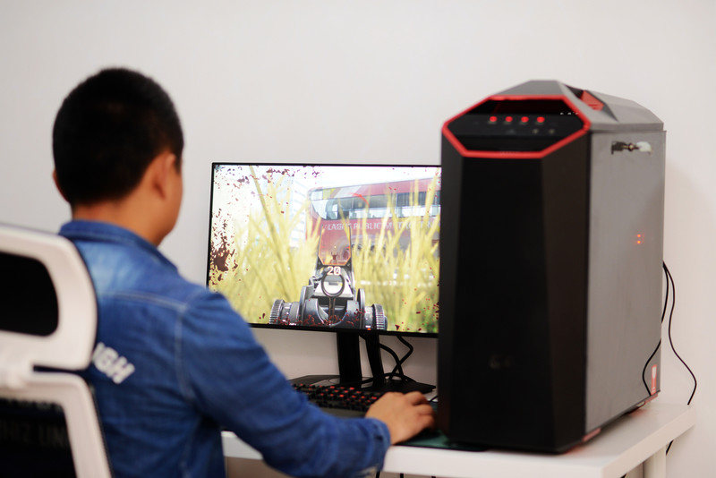 黑寡妇蜘蛛2019和幻彩版,黑寡妇蜘蛛幻彩版测评