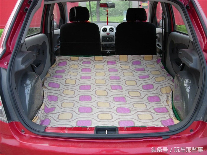 50后老夫妻自改房车,60岁夫妻自改床车自驾游