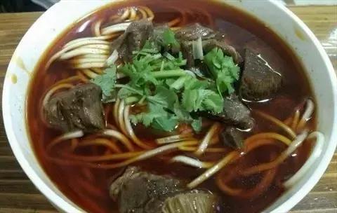 重庆城内好吃的当地餐馆,重庆城的面吃一碗少一碗